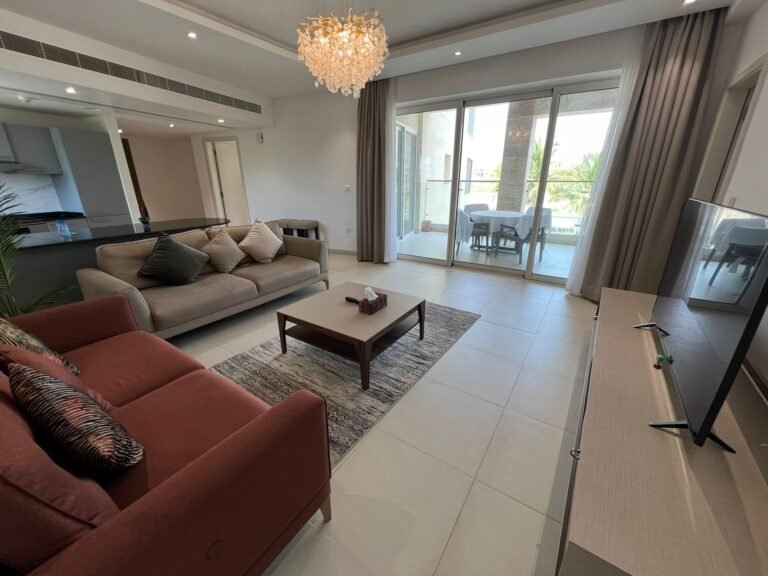 Luxe 2-Bed Apartment in Jebel Sifah