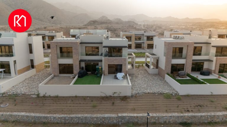 Townhouse with amazing sea view for sale in Jebel Sifah