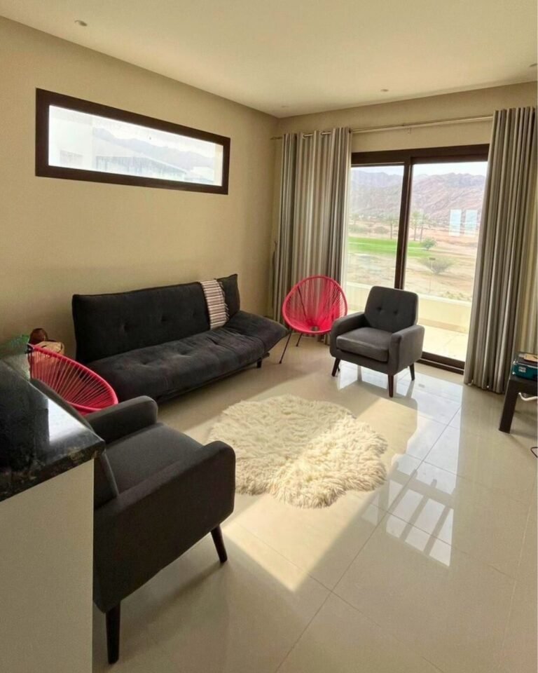 🏡 Elegant Furnished 1-Bedroom Apartment for Sale in Jebel Sifah 🏡