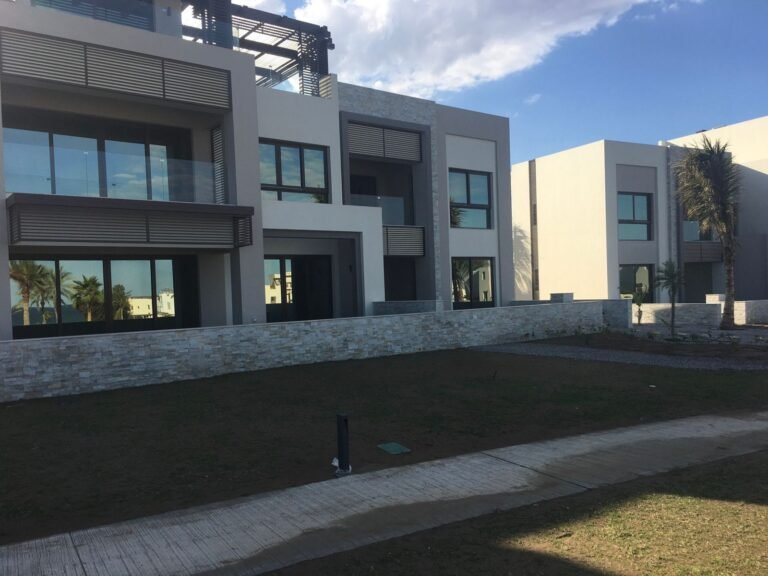 🌊 Stunning 2-Bedroom Apartment with Direct Sea View for Sale – Jebel Sifah