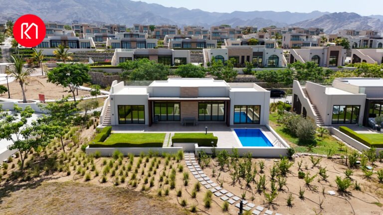 🌊 First-Line Beachfront Villa in Jebel Sifah – Rare Opportunity for Only OMR 300,000
