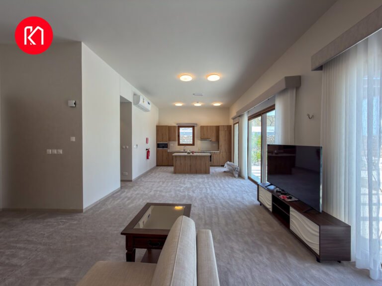 🌴 Elegant Farmhouse for Sale in Jebel Sifah 🌊