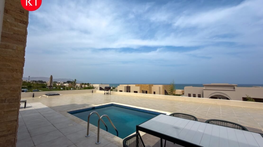 BF2-316 private pool, terrace dining and sea view in Jebel Sifah